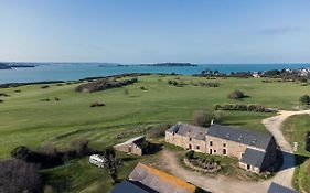 La Ferme Du Golf, Gite Atypique Et Artistique